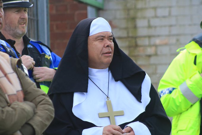 Brightening the timeline with a pic of Jonathan Van Tam dressed like a nun for @bostonunited last away game of the season Credit to @oaphotography1 (JVT confirmed to @Telegraph photo is genuine)