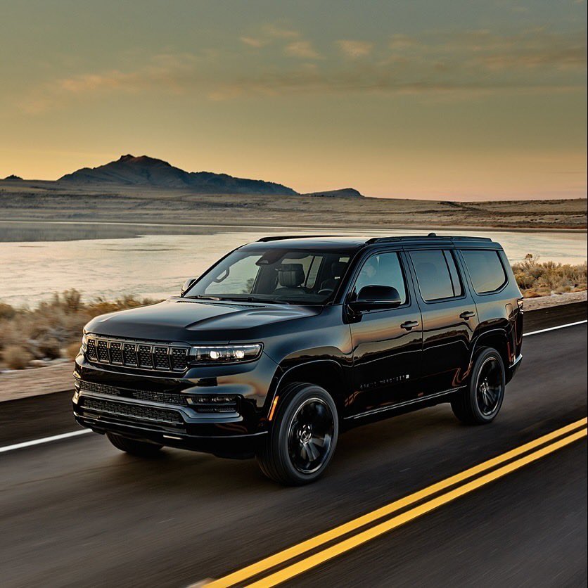 خلهم يحلمون و خلّي أحلامك حقيقة
#جراند_واجونير
 
Some people have big dreams. Others drive it.
#grandwagoneer