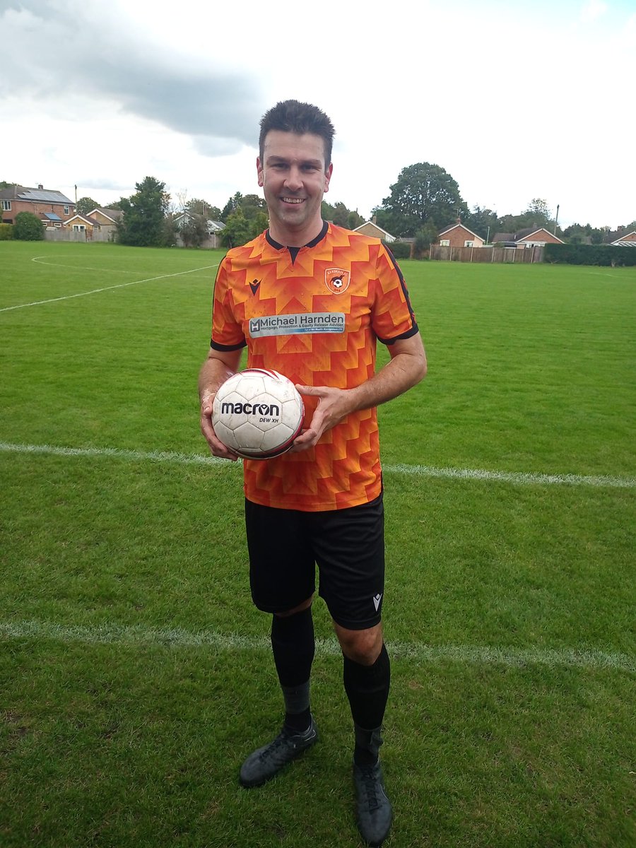 TheEarsham's tweet photo. Although he will still be involved behind the scenes, Tom will be a big miss on a Saturday afternoon. All the best, Tom. Earsham Legend 🧡🖤🦦 https://t.co/2RZwAnzH4y