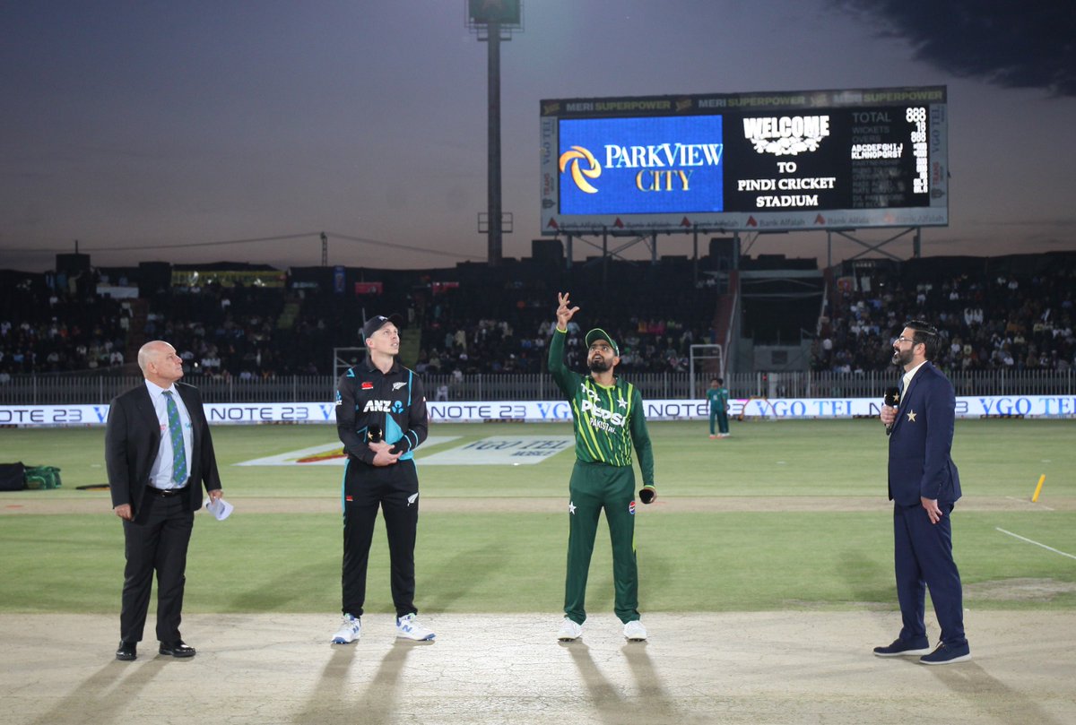 New Zealand won the toss and decided to bowl #PakvsNZ