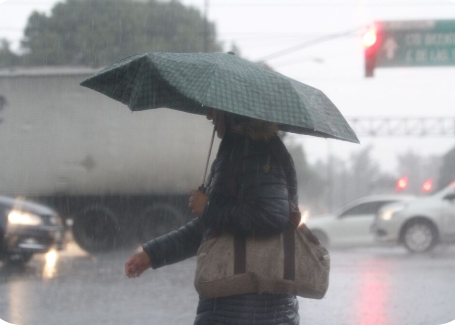 #Clima | Frente frío 47 propicia lluvias intensas en ocho estados del país. Persistirá el calor extremo en ocho entidades. i.mtr.cool/uuovblkwkd #lluvia #temperatura #FrenteFrío