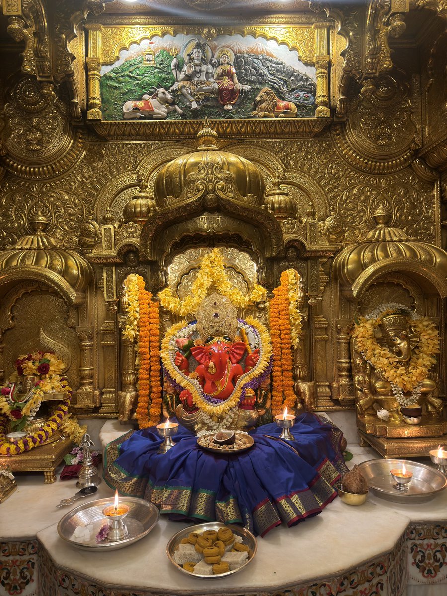 🙏 गणपती  बाप्पा मोरया 🌺मंगलमूर्ती मोरया 🙏२१/०४/२०२४
🙏Ganapati Bappa Moraya 🌺 Mangalmurti Moraya  🙏21/04/2024