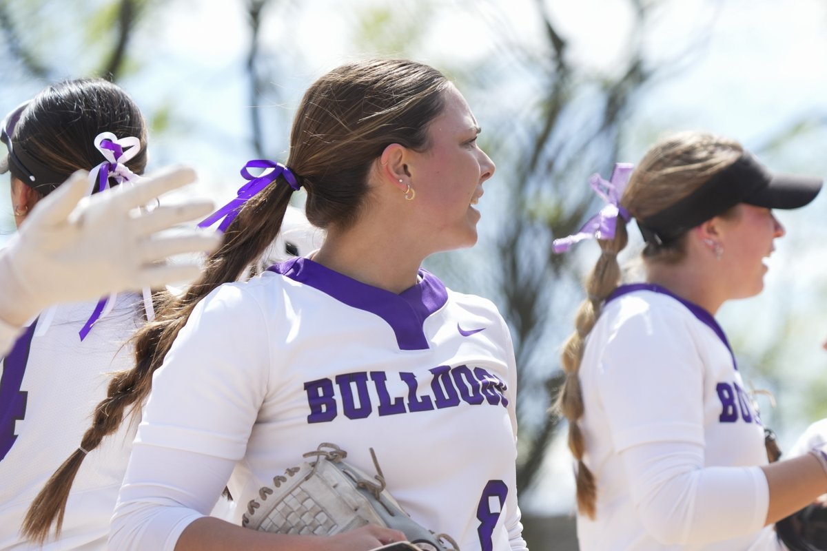 Brian_Haenchen's tweet photo. Whiparound: @thsbraves impresses, @DylanGeill + @aleyna_quinny 🤩 for @Castle_Softball, @ShelbyMesser11, @hannahsutton_24 back for @Oriole_Softball, @BHSDogsSoftball rallies, @LakeCentralSB, @MillerSoftball

Star: https://t.co/yPdjfNGP0W
CP: https://t.co/WrsLOHBrdd

@kylesokeland https://t.co/wSqEunsEBH
