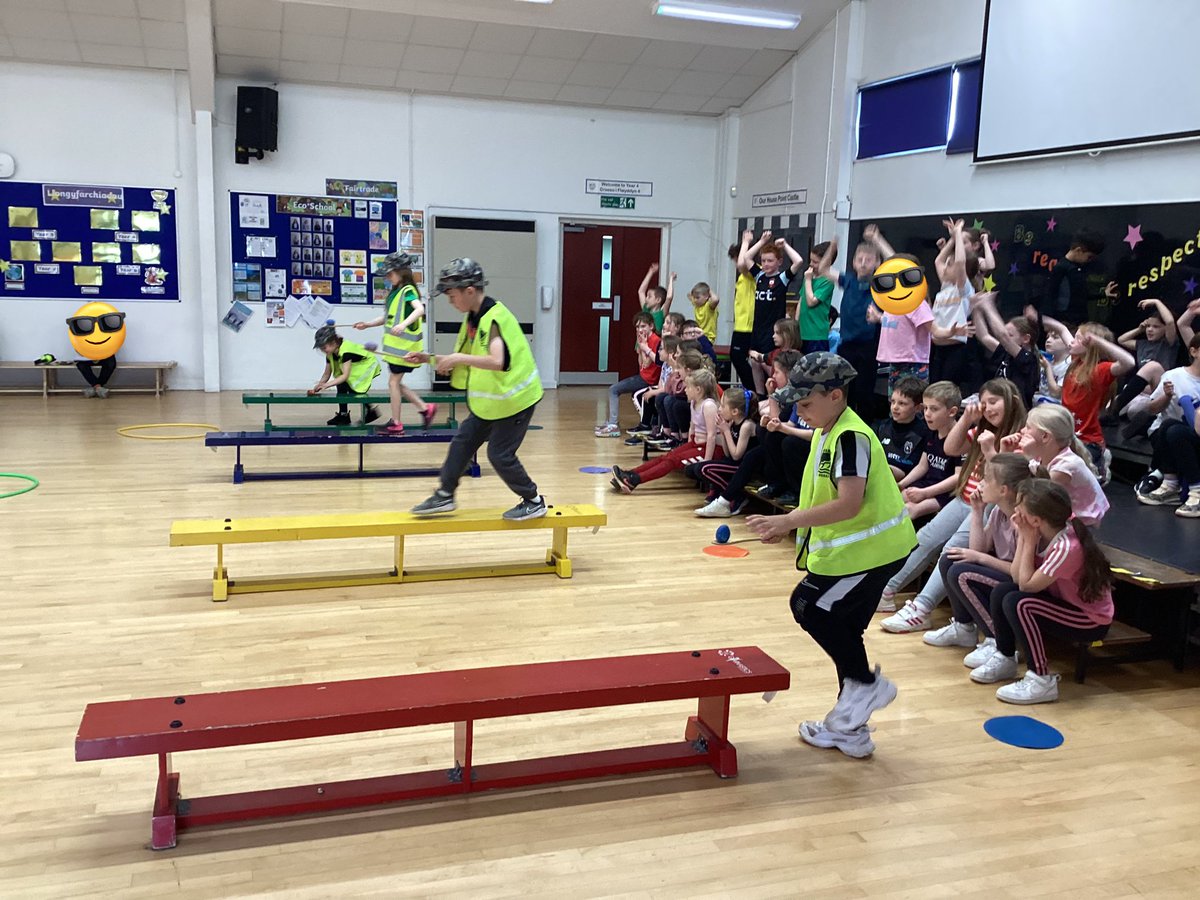 Year 3 pupils had an energetic, fun- fulled day taking part in ‘ Mini Olympics’ as an entry point to their topic, Healthy Me! They used their numeracy skills to record their results and learnt about the structure of the forthcoming Olympics.