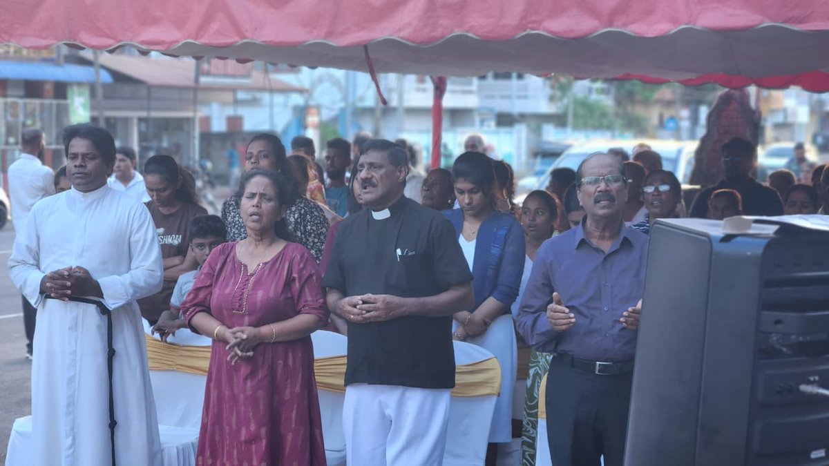 Victim families & others gather to remember victims of the #EasterSundayAttacks at the Zion Church Memorial at Kallady, Batticaloa, today. Five years on, still no justice or accountability! 📸 Family members of victims.