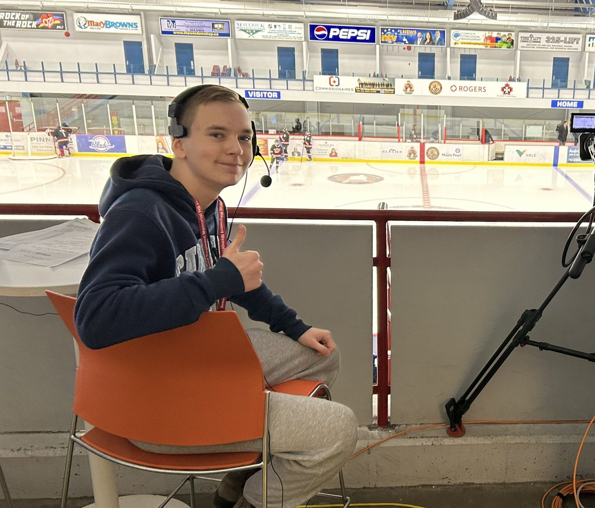 Big thanks to Drew Feltham, our youngest Play-By-Play Announcer at The Royal Newfoundland Regiment Memorial High School Hockey Tournament!! You Rock!

#Rogerstv 
#NVW2024 #volunteer #EveryMomentMatters #HockeyFan