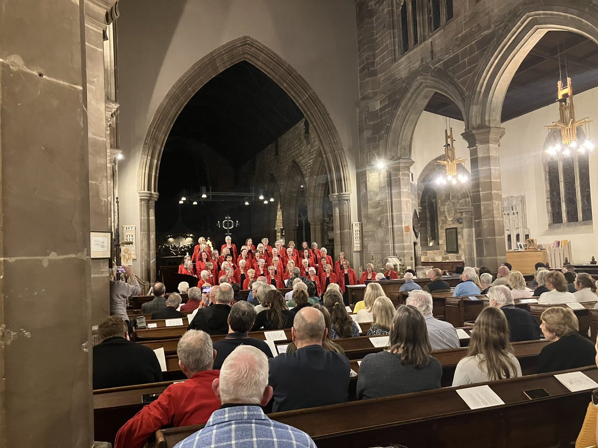 Had a great time last night as one of the guest performers with the Kidderminster Valentines choir. Beautiful venue in St Mary’s Church Kidderminster and a full house😊. Congratulations to the choir director Jane and accompanist Morfudd on their excellent performances.