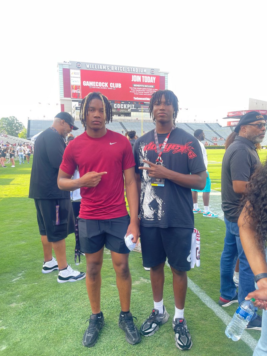 Really enjoyed my visit yesterday @GamecockFB for the Spring game!!! Thank you @coachfurrey @CoachSBeamer @P_Ellsworth_USC @korenfurrey @GamecockCentral @GamecocksOnline @ChadSimmons_ @RivalsFriedman @SWiltfong_ @DukestheScoop @LemmingReport @adamgorney @JZavien #Keep Working