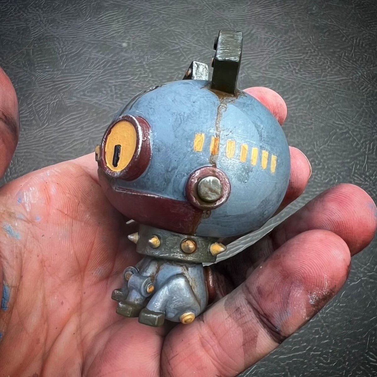 umetoys's tweet photo. Excuse the hands - todays effort is a #bobafett colour way on a few #umedroids they’ll be up for grabs soon. https://t.co/H2A3sL9DpB