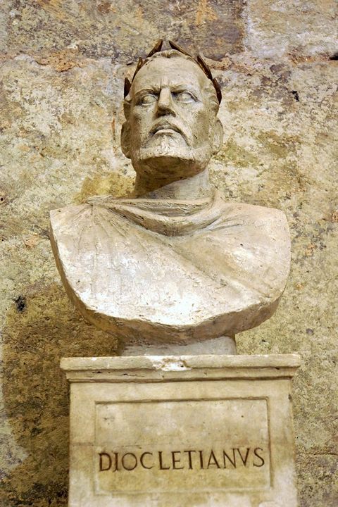 MixeilLejava's tweet photo. Emperor Diocletianvs ⚜
#Rome https://t.co/EWnjpd4BgS