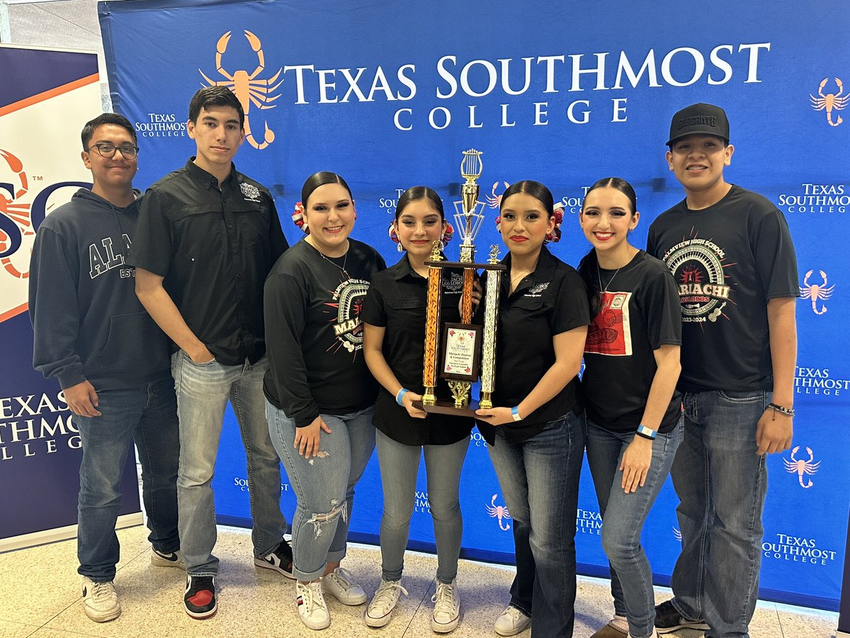 LobosMariachi's tweet photo. Outstanding job  at the TSC Mariachi Festival in Brownsville! Our JV Mariachi secured 1st Place Junior Varsity 5A, while our Varsity Mariachi “Los Lobos” achieved an impressive  2nd Place in the 5A category! A triumphant finale to a fantastic competition season 🏆🎉🐺 https://t.co/zVNTWto9OY
