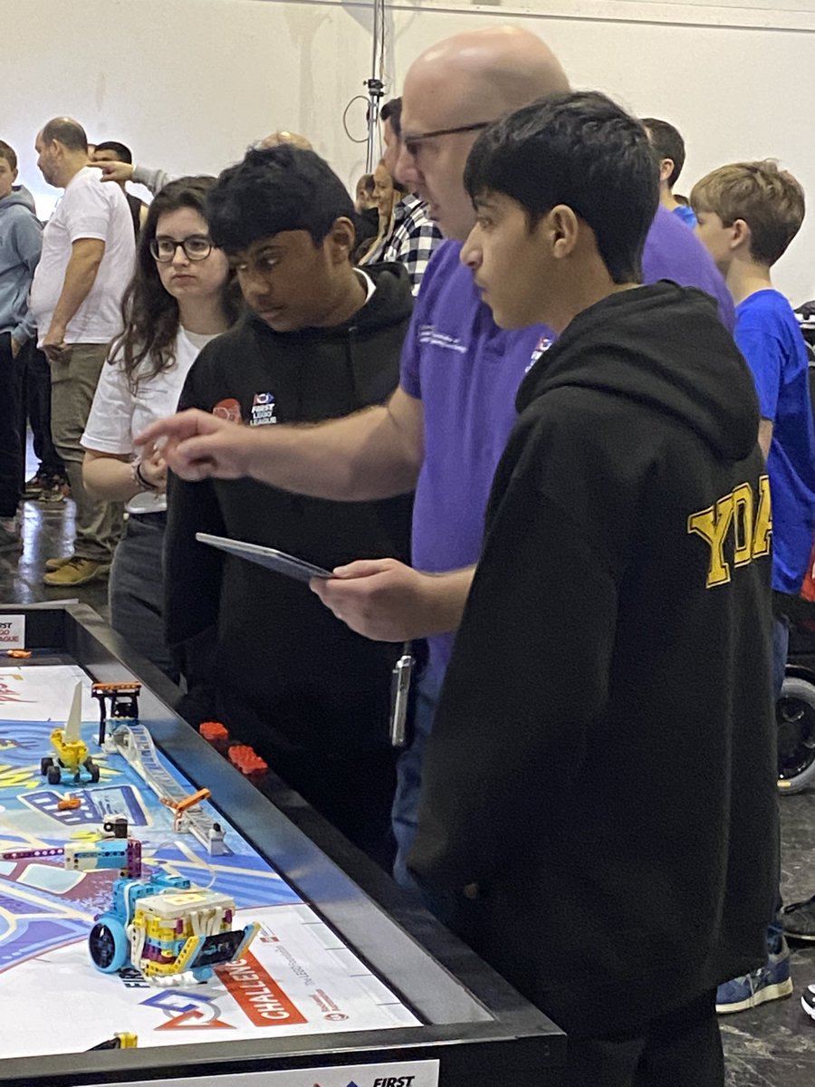 ydadesigntech's tweet photo. What a fantastic day at the UK LEGO FLL National Finals - the team were wonderful ambassadors for Ysgol Dyffryn Aman - cool, calm &amp; collected at all times.

No awards this time…but 17th out of 74 in the robot game with our highest score this season…305! https://t.co/CKOwfcF6RY