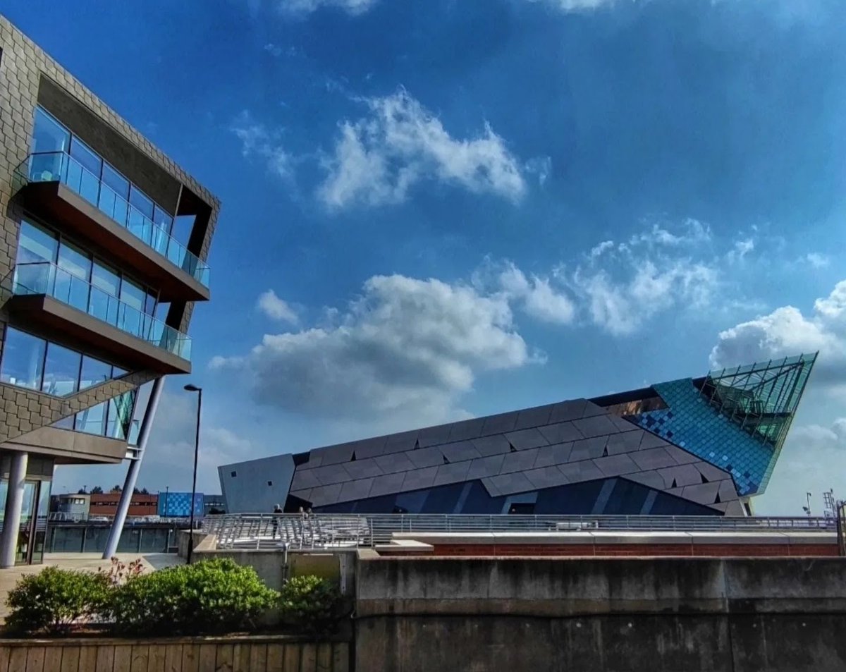 The Deep & The C4DI Building near the Marina.

#hull #yorkshire #travel #architecture #hullmaritime #mustbehull #hullmarina