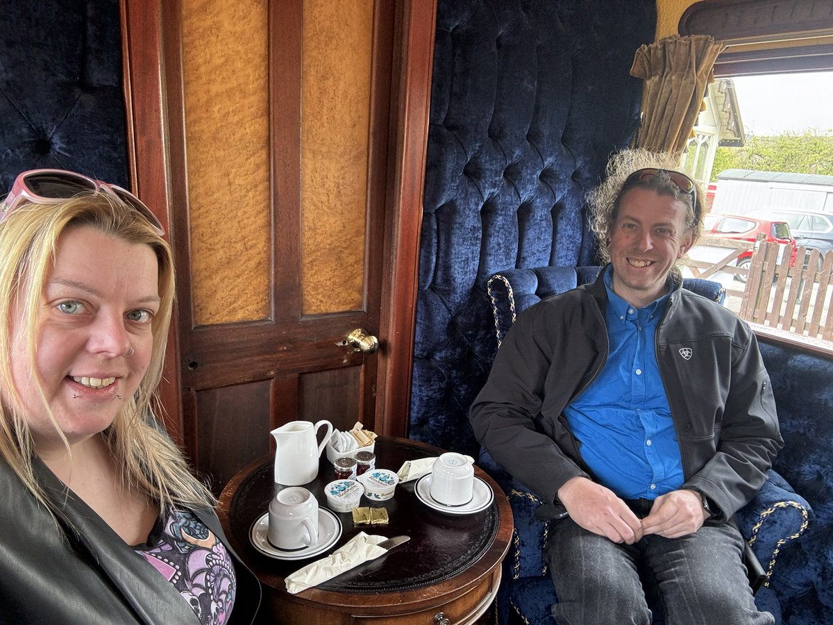 Emma_M_Walters's tweet photo. Afternoon tea in Queen Victorias carriage https://t.co/nK1o1FctFy