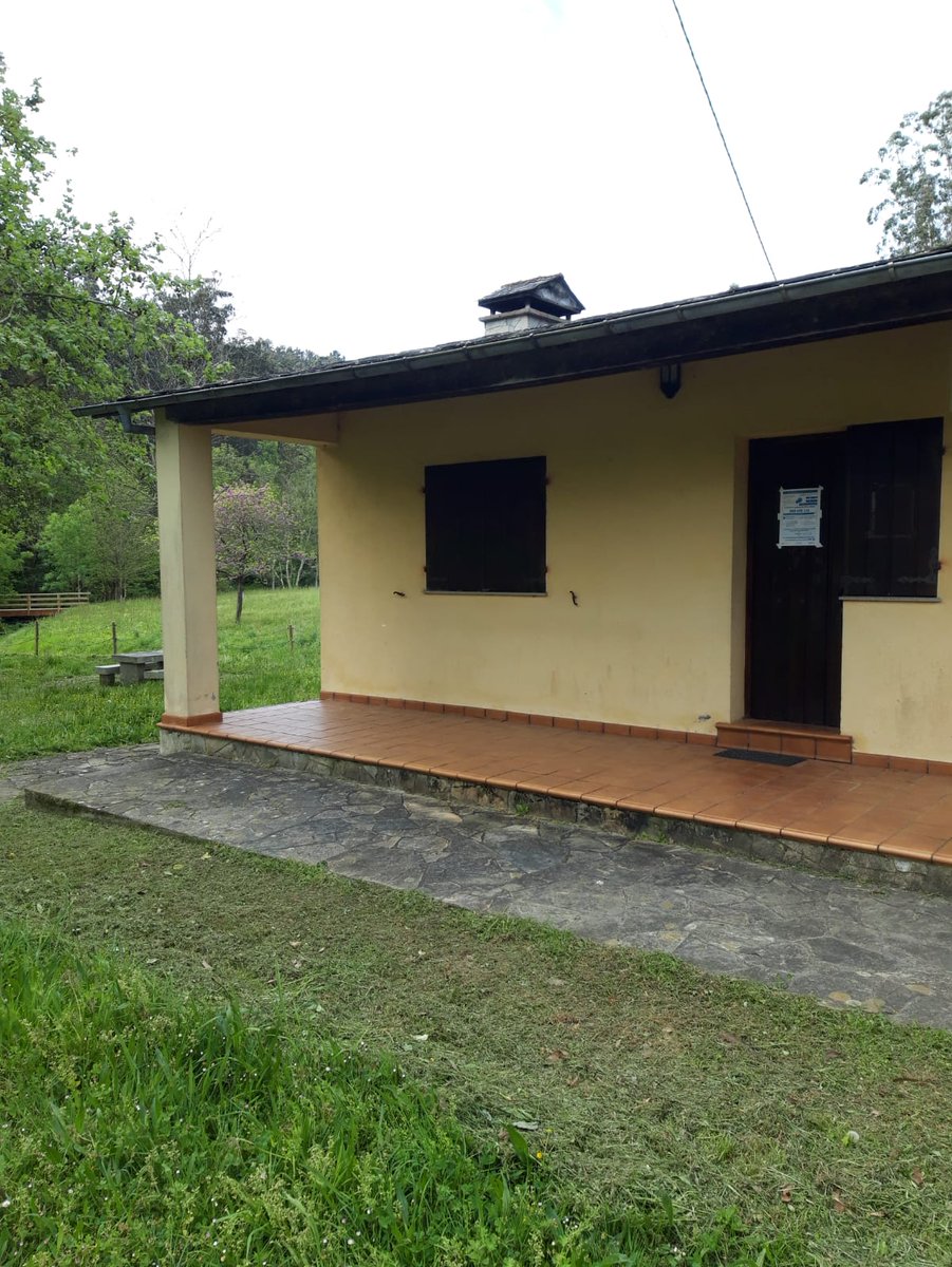 O día 1 de maio comeza a tempada de salmón. Os <a href="/VRN_Galicia/">VRN ( Gardas ) RECURSOS NATURAIS GALICIA</a> en centros de precintaxe coma este, guían e precintan os salmóns legalmente pescados, acreditando desta forma a procedencia legal dos mesmos.
Recordando tamén a diferencia do salmón con respeto ós reos.
