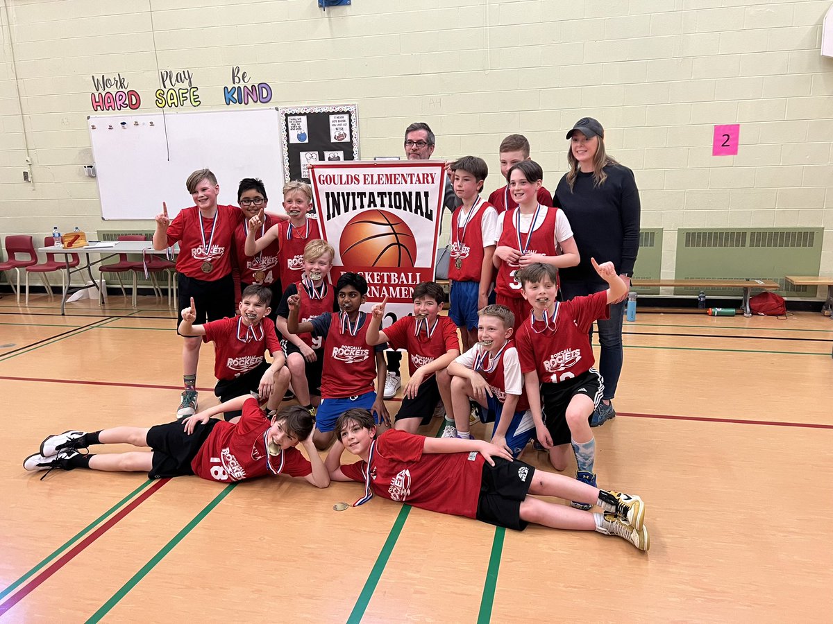 meldgordon's tweet photo. Gold for Roncalli at the Grade 5 Boys Goulds Invitational! Way to go Rockets! 🚀🏀🥇@RoncalliSchool @PMartin_PE https://t.co/H057WryLgU