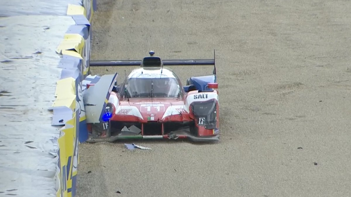 🟡 FCY - ISOTTA IN THE WALL 💥 Bennett runs off at the Variante Alta, skimming through the gravel and into the wall… …and it looks like rain is coming 😳 ⏰ 3:34:59 | #WEC #6HImola