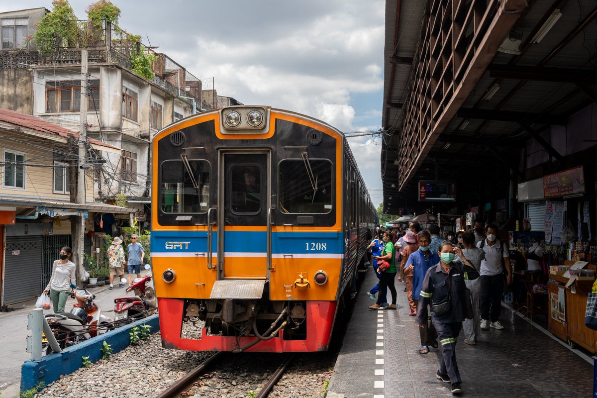 thailand-becausewecan.picfair.com/pics/017885001… The Wongwian Yai Station of Bangkok in Thailand Asia Stock Photo Self Promotion #thailand #thai #amazingthailand #bangkok #photo #photography #photographylovers #photographyisart #travelphotography #travel #urban #traveling #train #Railway