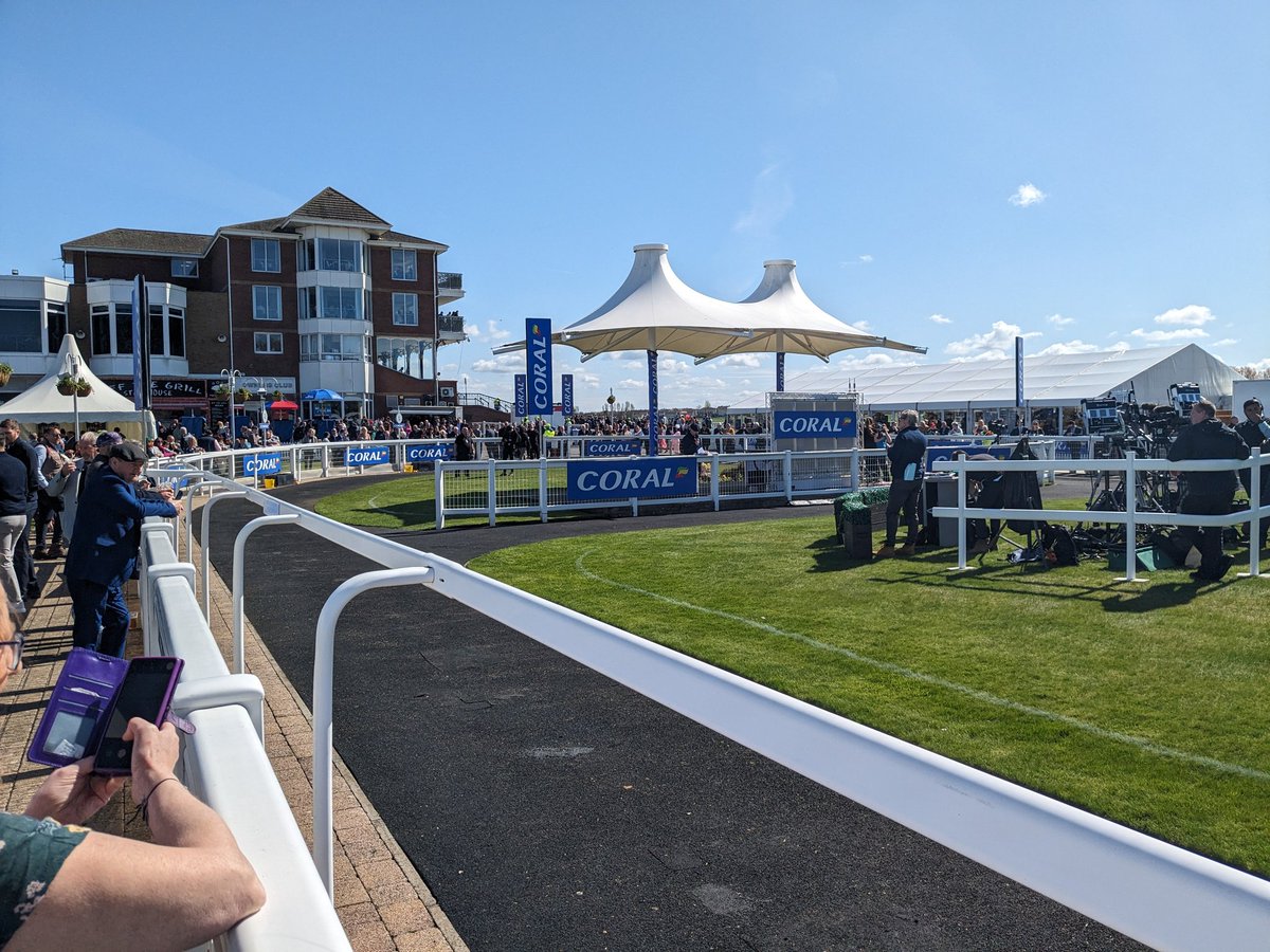 @Coral @ayrracecourse @dan2231 @JockeyCam @WillieMullinsNH @SiClare Thanks for a fantastic prize and weekend, thoroughly enjoyed the hospitality and experience, cheers to all involved