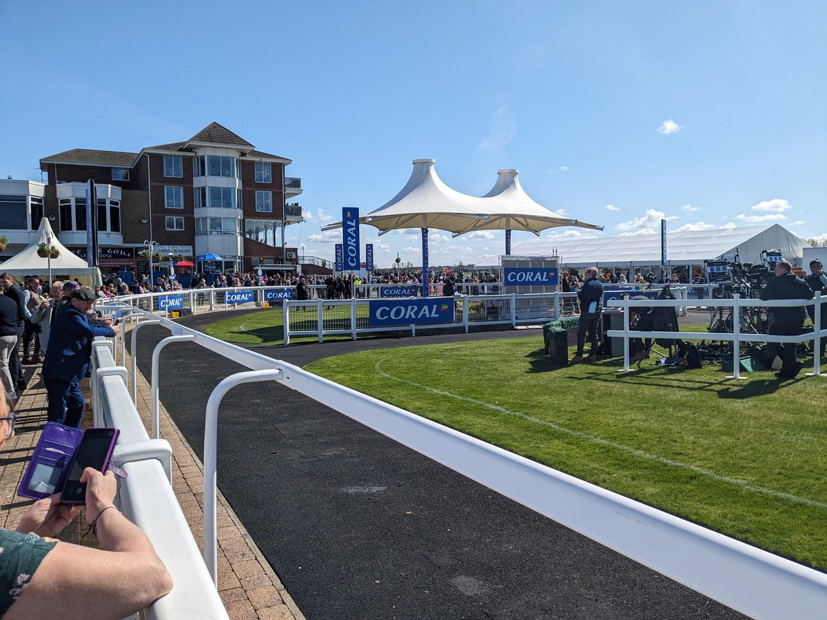 @Coral @ayrracecourse @dan2231 @JockeyCam @WillieMullinsNH @SiClare Thanks for a fantastic weekend and prize, thoroughly enjoyed the hospitality and experience, cheers to all involved