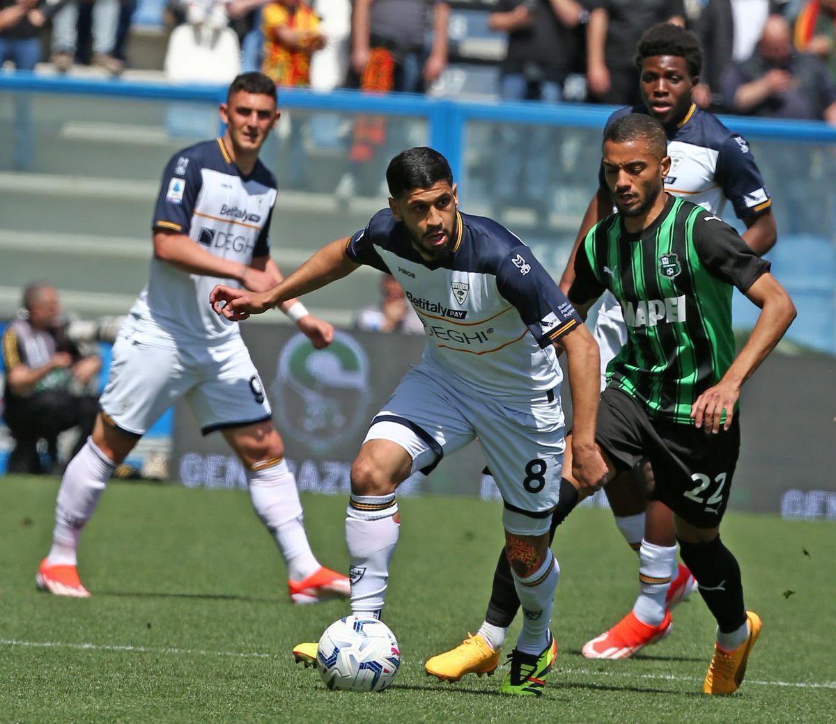 Un passo in più verso il nostro obbiettivo. Bravi tutti!!! #avantilecce 💛❤️