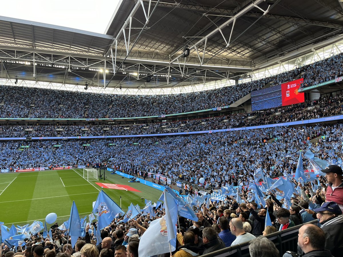 Bouncing in the Cov end at Wembley #PUSB #COVMUN