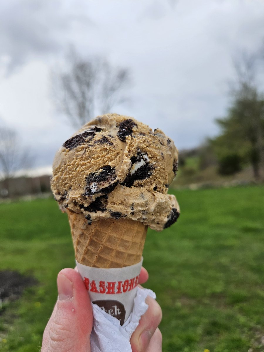 It's a beautiful day on the farm! Shout out to our friends at @CRDairy for this ice cream! We serve over 20 flavors of their delicious ice cream! #icecream #Boston