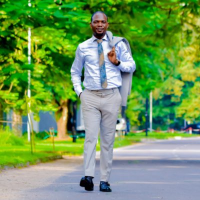 issongo_jacques's tweet photo. #NouvellePhotoDeProfil https://t.co/mQb390tH8L