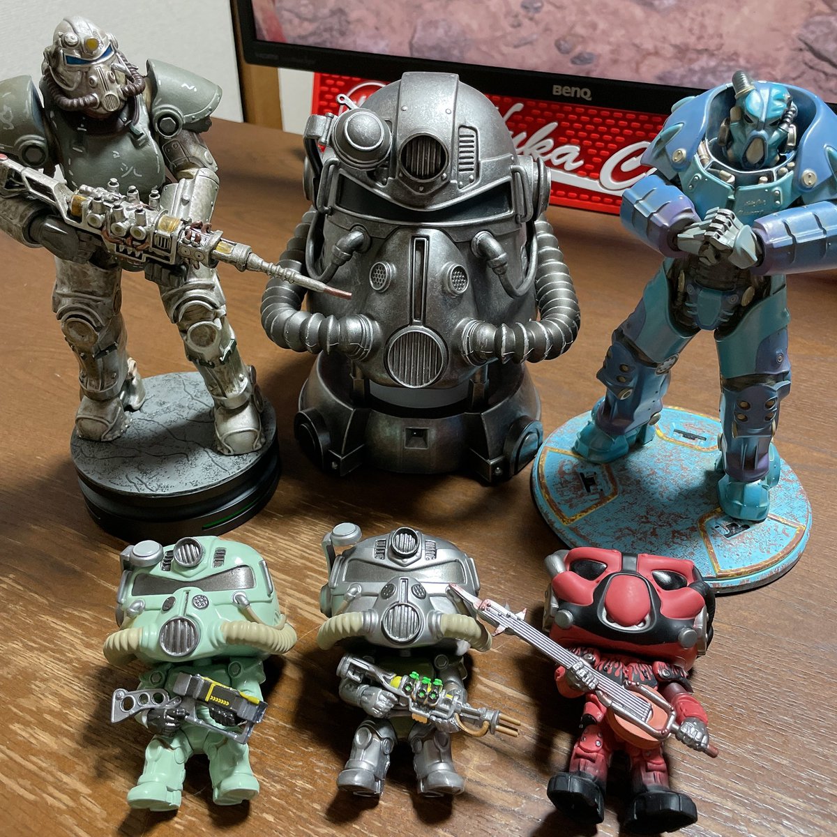 kazuchi_n's tweet photo. インフォレンズギークショップ池袋パルコ店
(@igs_ikebukuro)さんで
ディスプレイのX-01のヌカコーラクアンタムのパワーアーマー現品を買わせていただきました。
ドラマでお熱あがっちゃいましたね💦
ずっと悩んでましたが買って正解✨
パワーアーマーはいいぞぉ!!
#Fallout #Bethsda https://t.co/jUXnJB1KF7