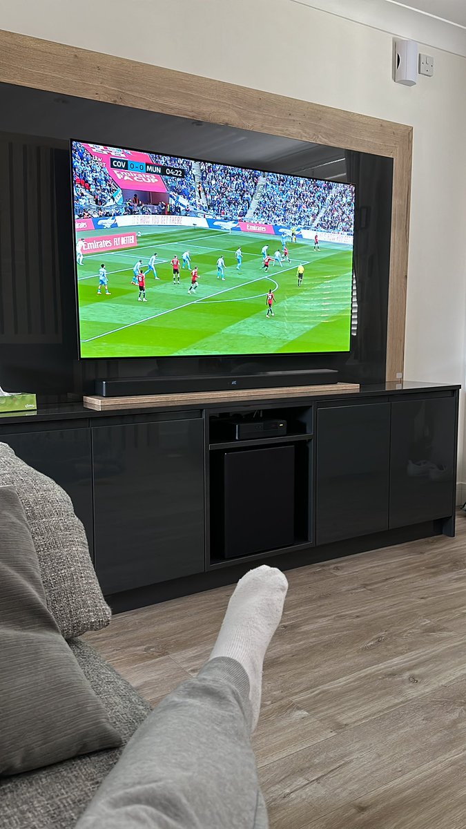 ausnic83's tweet photo. Sunday chillin 😎 #sundayvibes #FACup https://t.co/26Xlt8WSJo