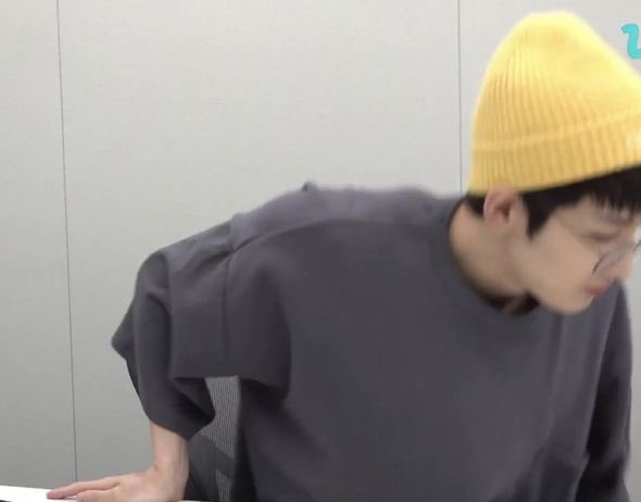 망돌민그.
그리고 민그팬 악역전문배우 전배우.. 

                                         오늘컨포뜨는날이라서
                                                         집에좀…