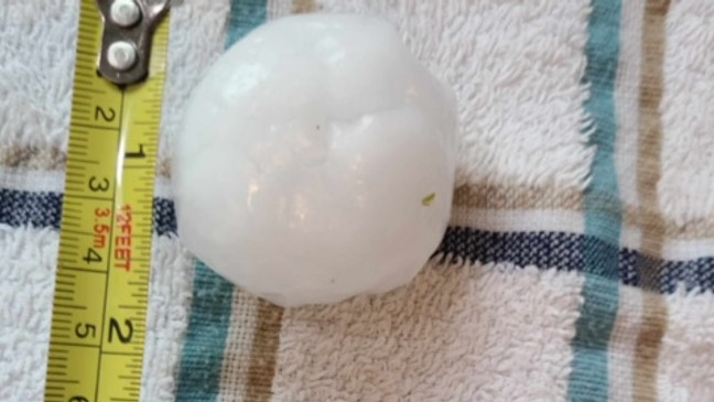 firehorse249791's tweet photo. [U.S] Hail storm causes some damage in parts of Robeson County https://t.co/Z9fY9qQb7c #GlobalWarming #ClimateChange #ClimateEmergency #ClimateCrisis #GlobalBoiling #SevereWeather #Hail #Storm #RobesonCounty #LaurelHill #Lumberton #NorthCarolina #America https://t.co/TSx3B4tfxG