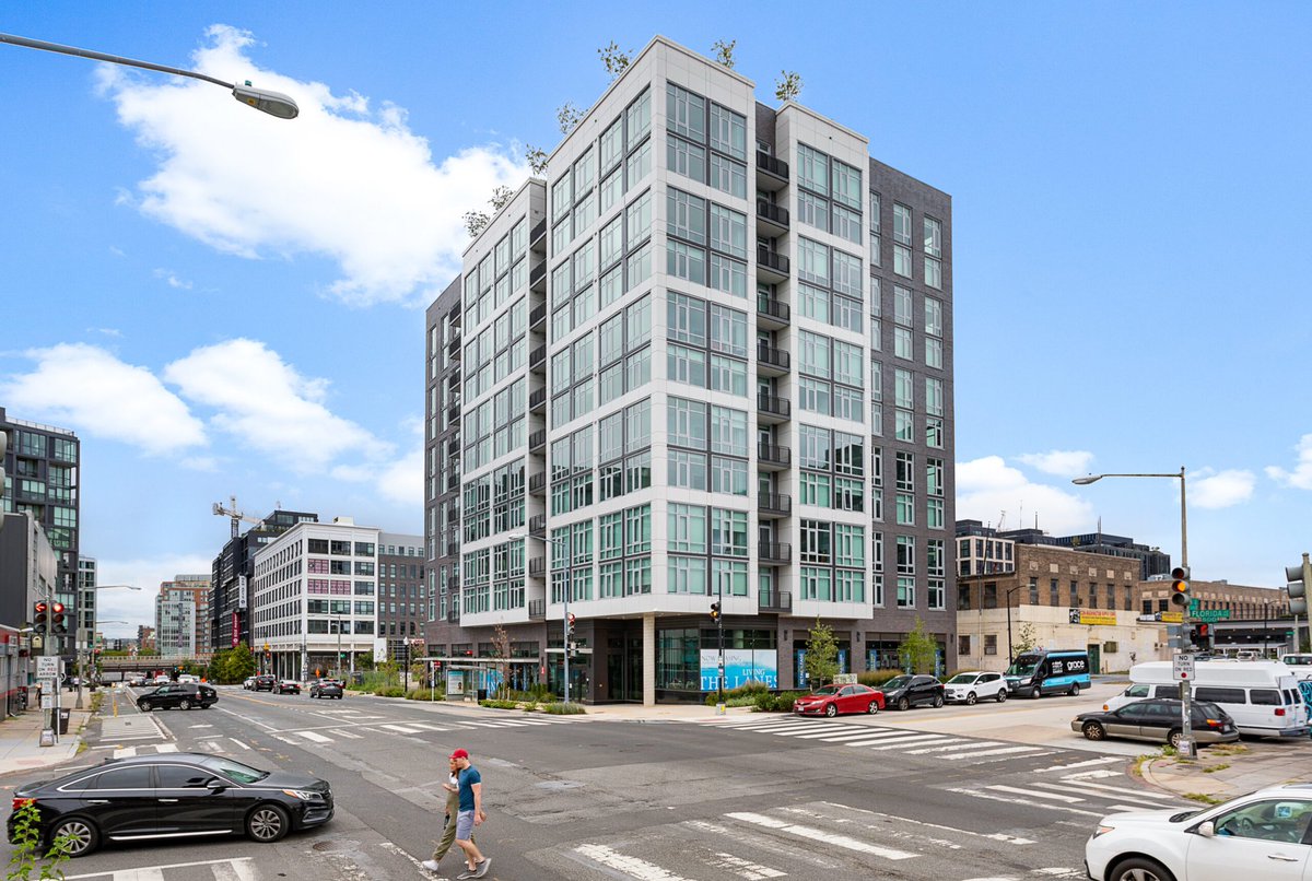 ‼️FORECLOSURE SALE: BRAND NEW MULTIFAMILY ASSET‼️

110 units.

Delivered in 2022.

400 Florida Ave. NE in Washington DC. 

The $44.4mm mortgage ($404K per unit) was recently sold.

It is unclear if the note sale transacted at or below par.    

Current NOI is ~$1mm, and…