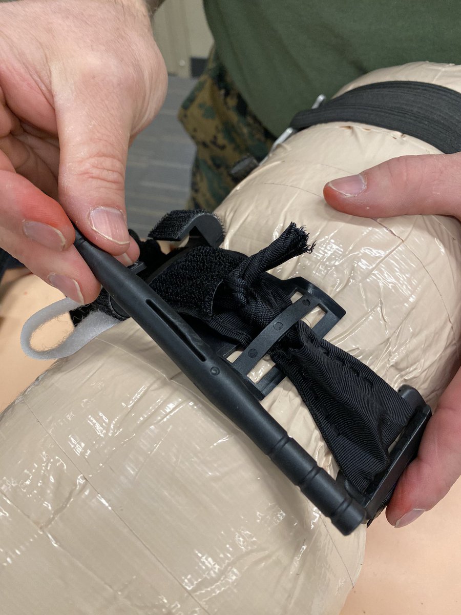 NoobieMatt's tweet photo. Playing with counterfeit CATs. 

100% failure rate so far. 

Plate deformation at first twist, strap failures, etc. 

Ping @TacTrauma @UKTacMed @PoliceMedics @ATMA_Tactical @TacMedNZ @cantacmed https://t.co/RJqdWv8tqc