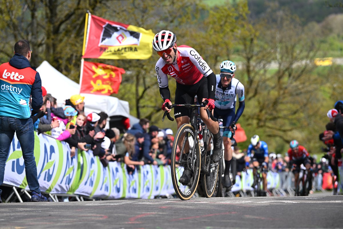 Présents dans le groupe de poursuivants qui s'est joué la 3e place, Guillaume Martin et Ion Izagirre terminent respectivement 18e et 19e de Liège-Bastogne-Liège 💥 #LBL 📷 @GettySport