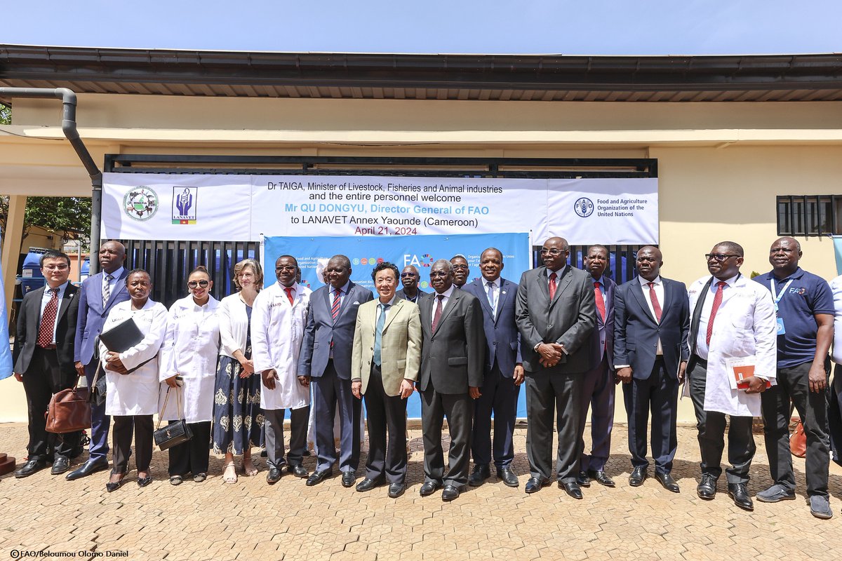 Inspired by my visit to Cameroon's National Vet Lab & see impact of @FAO's support on prevention & control of zoonotic diseases. We will keep working with Members to accelerate implementation of multi-sectoral #OneHealth approach in agrifood systems to achieve #SDGs & #4Betters.