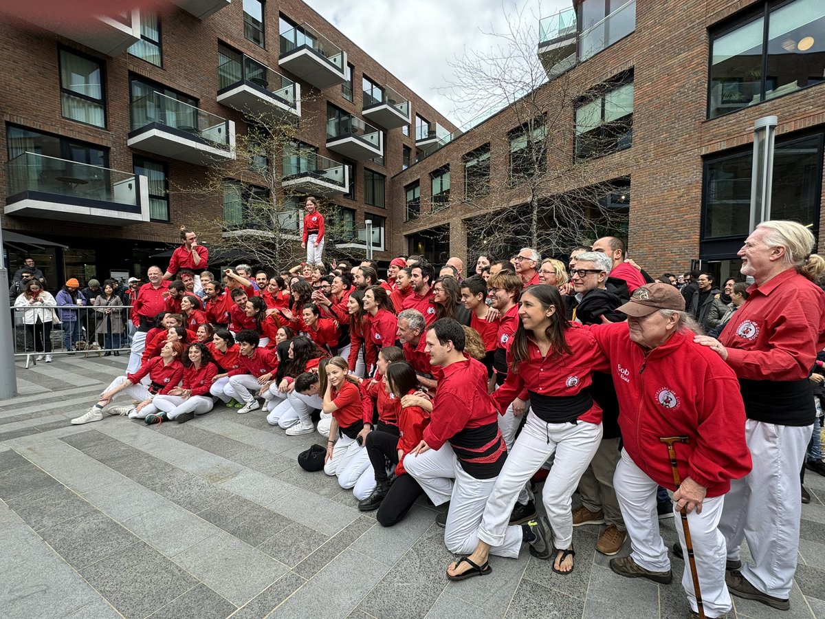 Congratulations @CastellersLDN for today’s performance for Sant Jordi🌹📚🐉 @UKCatalans #humantowers #castells #Catalunyaexterior #SantJordi2024