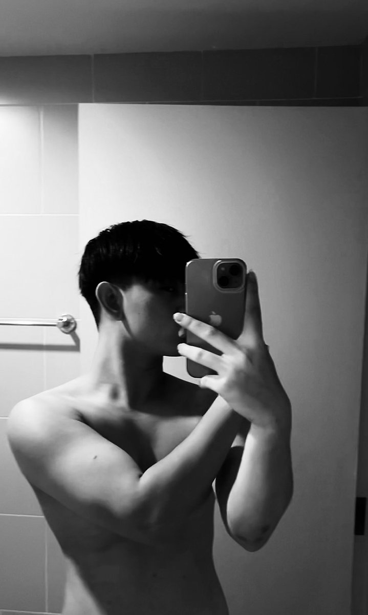 Kaynkilllalil's tweet photo. เคน อายุ24 Vers-Top อยากมีแฟนครับ อยากเป็นรับ แต่มูฟออนจากการเป็นรุกไม่ได้ มาเป็นผัวให้หน่อยครับรับไม่เก่ง เพราะงั้นภายนอกพอนะครับ555555 นานๆทีพอ https://t.co/RzA3sGsbfv