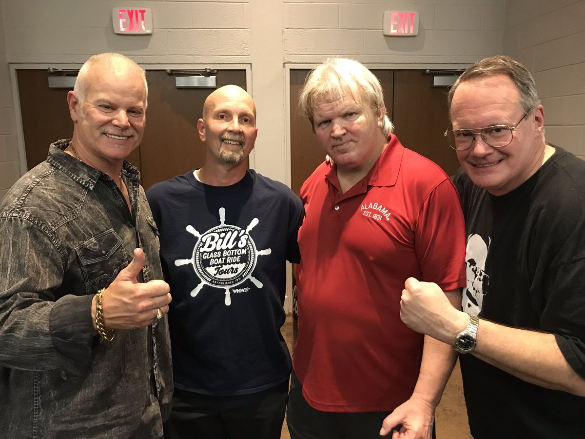 @JohnFellInBMore @TheJimCornette That was the year I reffed at Wrestlecade. I also got my original WCW Midnight Express shirt signed by all three 😁