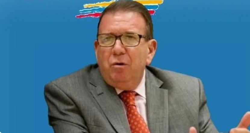 SonPolemicas's tweet photo. Ya la oposición vá derrotada a las elecciones Presidenciales, no pudieron torcerle el brazo al Gobierno y tuvieron que aceptar como candidato a un total desconocido, misógino, con menos carisma que una mata de "guaritoto" y sin propuesta alguna para el país... https://t.co/RfvN9eSOE6