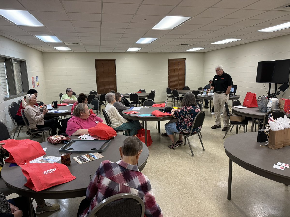 AARPKY's tweet photo. The decades of support by AARP Franklin-Simpson Chapter #335 members has been amazing! The chapter celebrates its 60th anniversary in September 2024! Gary Adkins our volunteer state president and @TroyJBroussard state director shared a leadership update on #AARPKY priorities. https://t.co/RU7JWxOp8A