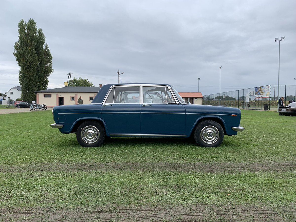 Klasyczny sedan. Wiele odeszło już w „zapomnienie”. Ale wkrótce wrócimy do tego nadwozia :)

#sedan #samochody #future #klassikauto #lancia #klasikautopl #classiccar #design #motoryzacja