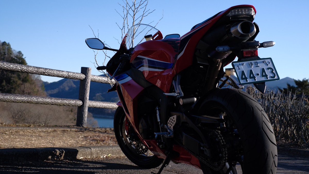 karaage_msms's tweet photo. 隠すものはもう何も無くなったのでツイーヨ解禁だ........
CBR600RR（21）納車したぜ！！！！ https://t.co/KS3z0FBEL7