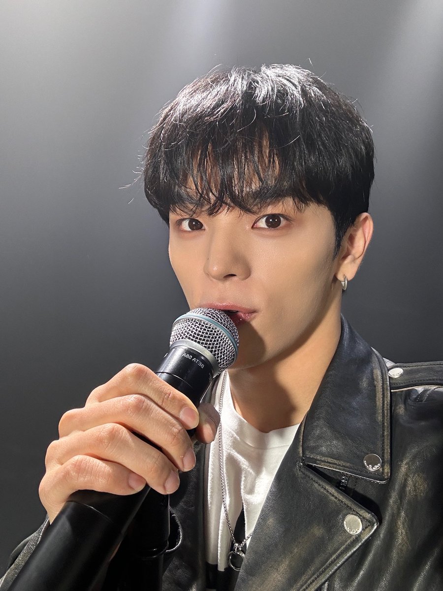 spainkimwoojin's tweet image. [BUBBLE🫧] 24.04.21 Kim Woojin en su perfil de BUBBLE

"Finalmente D-1❤️"
"CUBS que tenga un feliz Domingo🥰"

#KIMWOOJIN #김우진 #Kustomade #SMEntertainment #ILIKETHEWAY
#KIMWOOJIN_ILIKETHEWAY