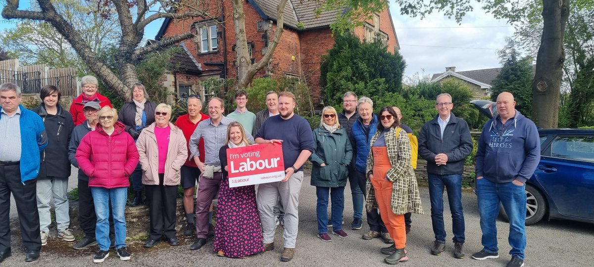 What a great team on the doors in Cawthorne this morning out in support of John Roberts, our @UKLabour Party candidate in Penistone East on 2nd May. Many former Conservative voters saying they won't be voting for them this time, the country needs change. Gorgeous weather too!