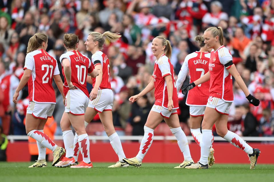 Arsenal's win today means that Chelsea, Manchester City and Arsenal will be the @BarclaysWSL representatives in the @UWCL next season. The same three clubs have finished in the top three for eight of the previous nine seasons #ARSLEI