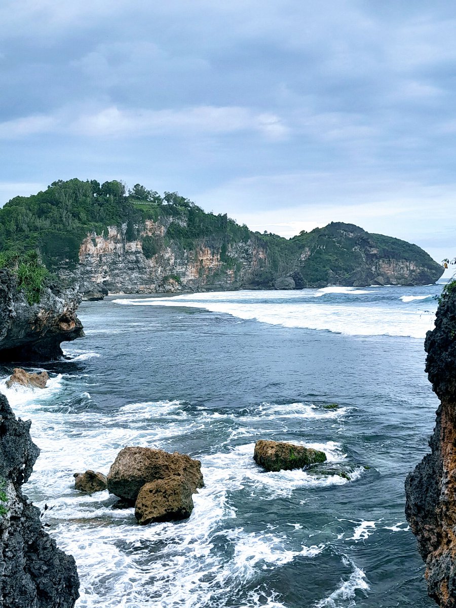Hidayahid1's tweet photo. 🌊🌊🌊 https://t.co/YDHfM7mqcS