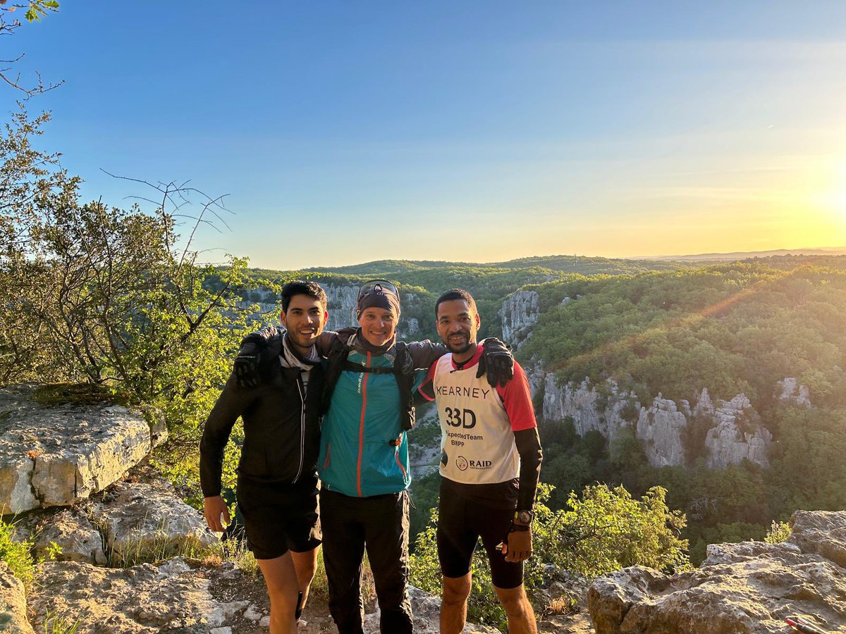 BNP Paribas Recrute (@bnpp_recrut) on Twitter photo Dernier jour sur le <a href="/Raid_CS/">Raid CentraleSupelec</a> 2024 !
Un beau lever de soleil pour accueillir nos #raiders ☀️🤩
Notre #UnexpectedTeam remporte le prix Survivor après 500m de nage forcée dans l’Ardèche après avoir chaviré 🥶😅
Bravo à eux !!! 👊🏽💪🏽
#ungroupeplusieursopportunites #teambnpp Dernier jour sur le <a href="/Raid_CS/">Raid CentraleSupelec</a> 2024 !
Un beau lever de soleil pour accueillir nos #raiders ☀️🤩
Notre #UnexpectedTeam remporte le prix Survivor après 500m de nage forcée dans l’Ardèche après avoir chaviré 🥶😅
Bravo à eux !!! 👊🏽💪🏽
#ungroupeplusieursopportunites #teambnpp
