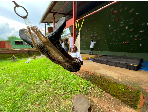 Sunday funday or Sunday chill day?

Jeff is putting his feet up after a long week of training and studying ⚽️ 📚

#risetothetop