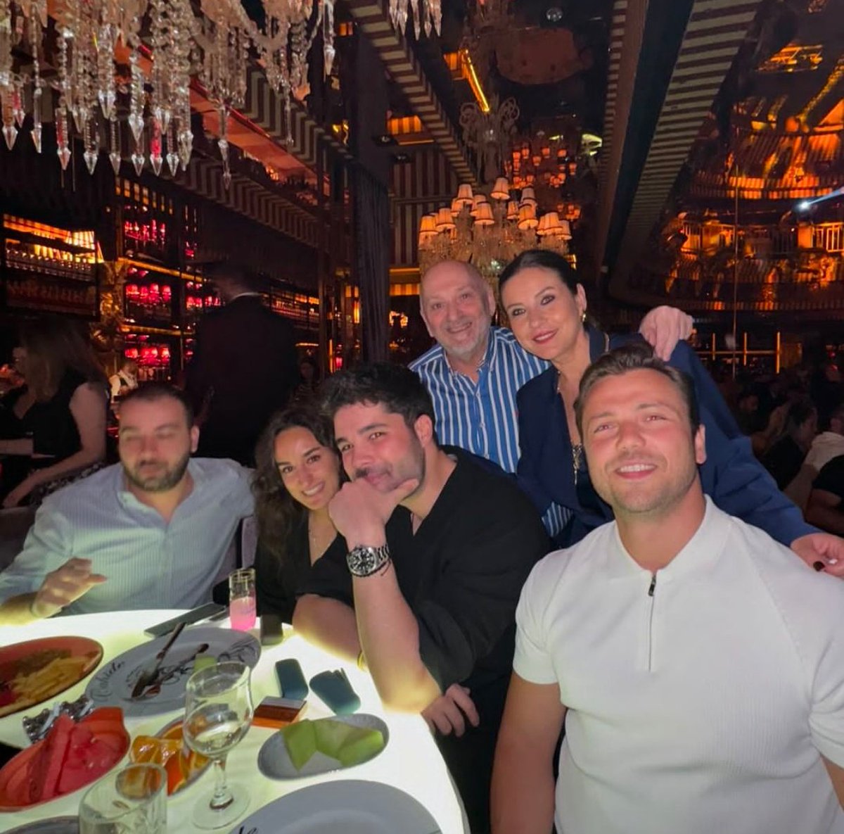 miiiraa17's tweet photo. 💙 || #GencoÖzak #TolgaSaritaş #GenTol https://t.co/e3BfEp28kl